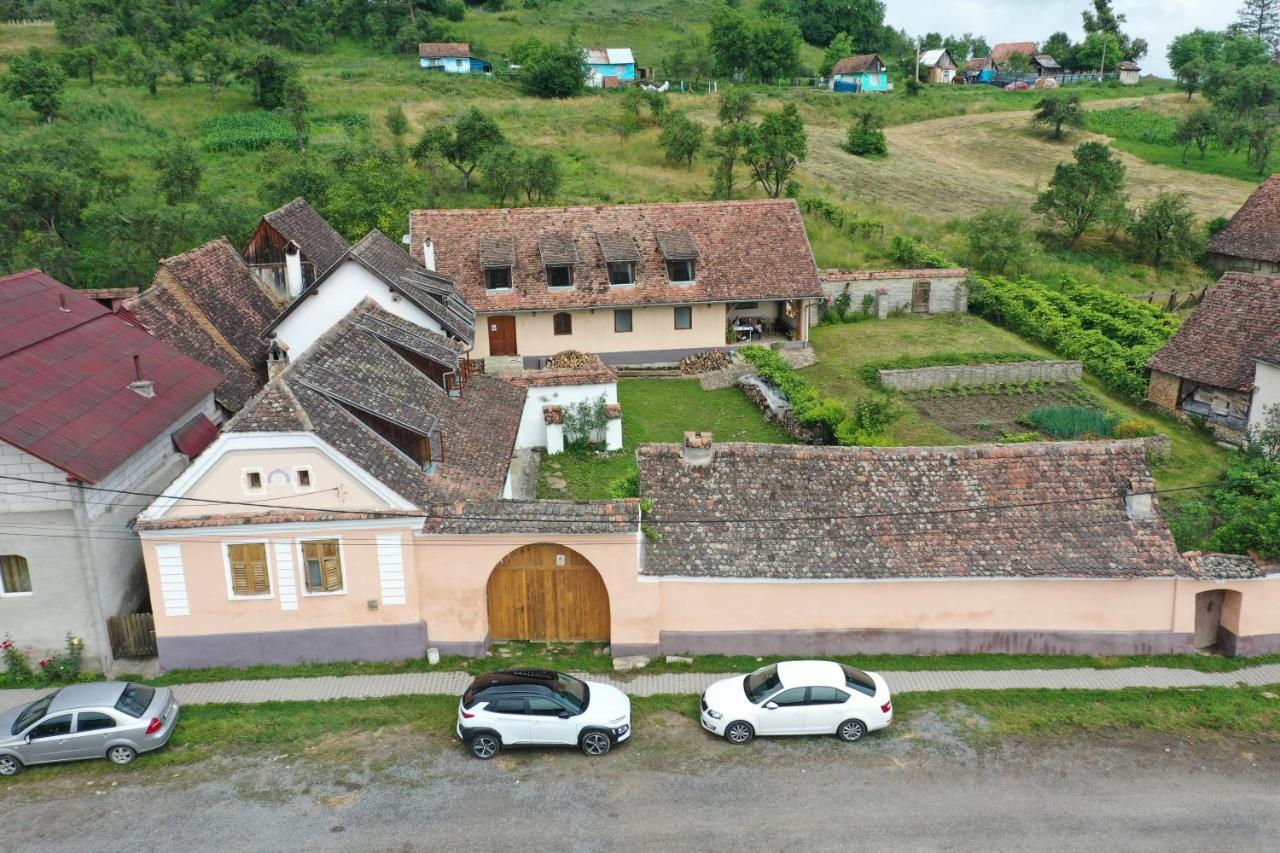 Convivium Transilvania Crit Exterior photo
